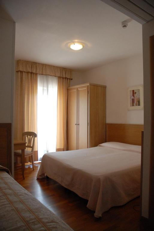 Hotel Donatello Alberobello Quarto foto